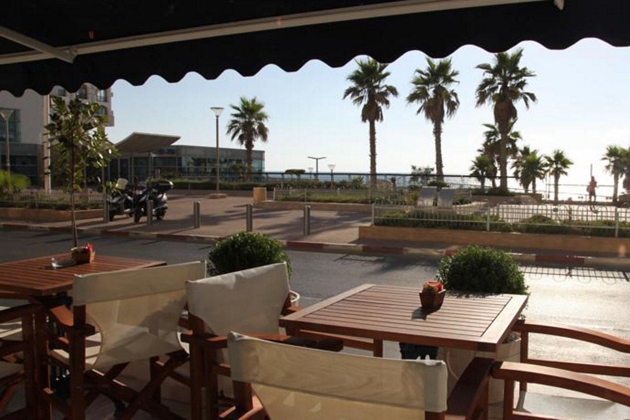 Dream Beach 98 Hotel And Spa Tel Aviv Exterior photo